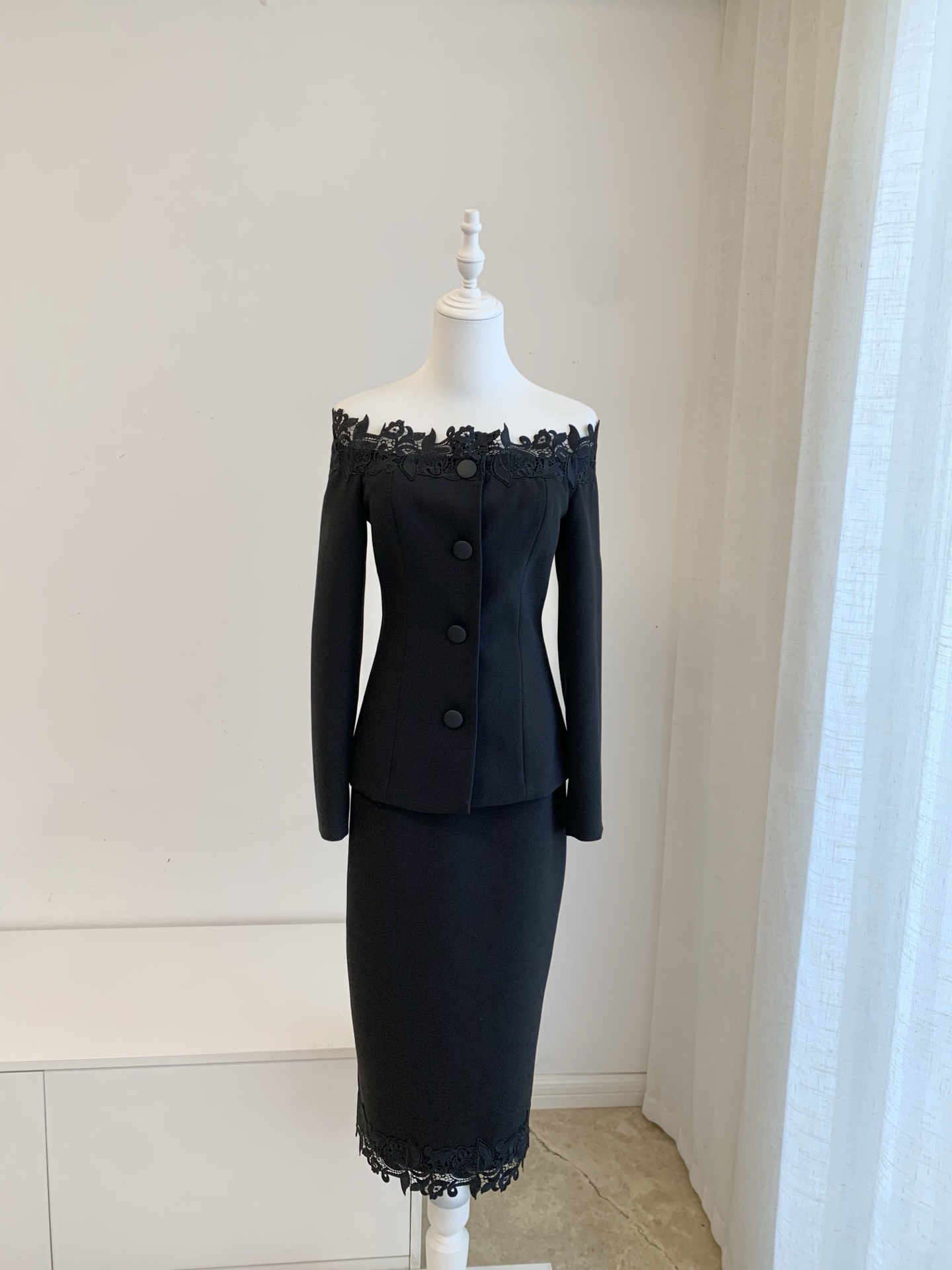 Women Floral Embroidery Black  - đánh giá và giá Midi Skirt Floral
